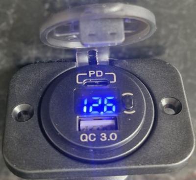 Врезное гнездо USB с двумя выходами в упаковке, 14.516.01 Osculati